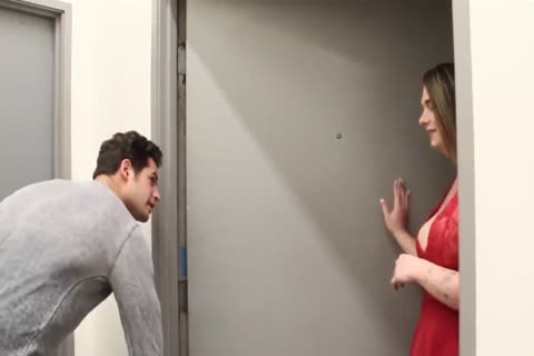 TV Delivery lad acquires A admirable Tip