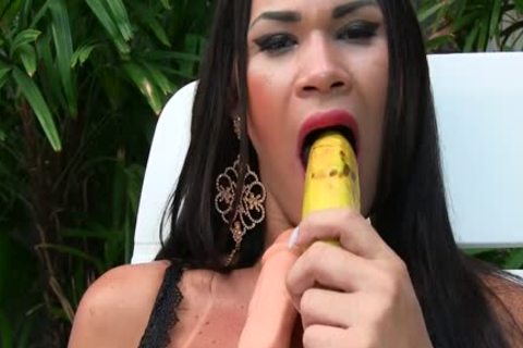 Sensual lady-man Erika Lee Masturbates With A Banana And Sticks A fake penis Up Her wazoo