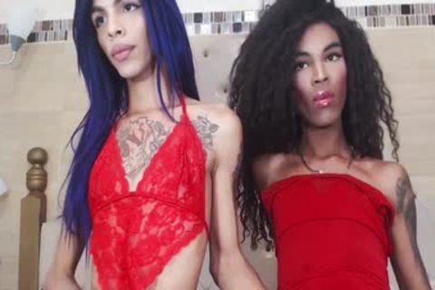 black shemale Monstercock receives Sucked