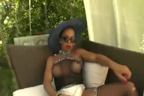 Keylla Marques And Leticia Castro cream A Sub