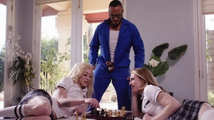 Transsensual.com: Blond hair Izzy Wilde in sexy thongs handjob