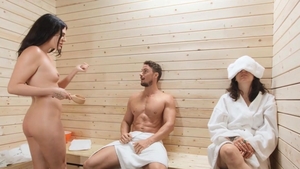 Trans Angels: Couple Bailey Archer handjob in the sauna