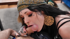 aces of porn: Goth Tranny Delights with Amy Nosferatu