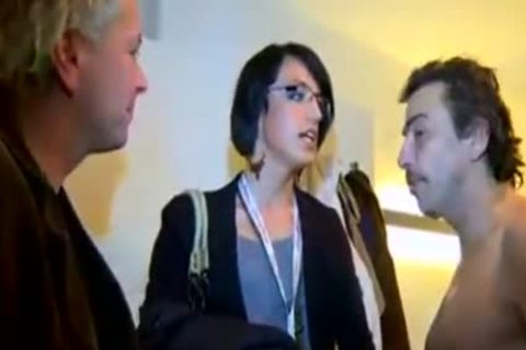 non-professional ladyboy engulfing two boyz weenie